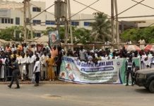 Arrivée du khalife de la Fayda : L’aéroport LSS pris d’assaut par les talibés de Baye Niass