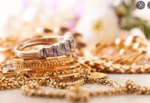 Une mariée dépouillée de ses bijoux