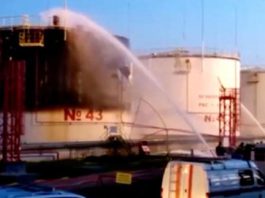 En direct : incendie dans une raffinerie russe touchée par un drone pour la deuxième fois