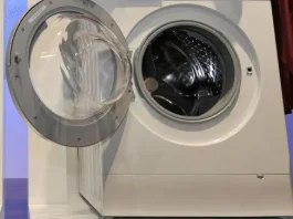 Mort d’un bébé dans une machine à laver: la principale mise en cause placée sous mandat de dépôt