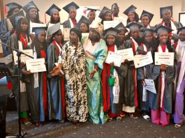 Cérémonie de graduation des passionnées de la beauté: la directrice de fantaisika beauty academy pour la promotion de « yonou tekki si tar »