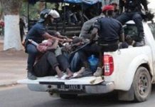 Report de la présidentielle: 151 manifestants entre les mains de la police