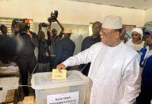 Déclaration de Macky Sall après le vote: «Il n’appartient ni à un candidat ni à un camp de proclamer une victoire ou des résultats»