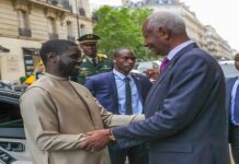 Paris: Le Président Diomaye Faye rencontre Abdou Diouf