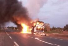 Axe Mbour – Dakar: Un bus transportant des voyageurs prend feu