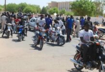 Obligation de la plaque d’immatriculation : le ministre des transports accorde un sursis de 3 mois aux conducteurs de deux-roues