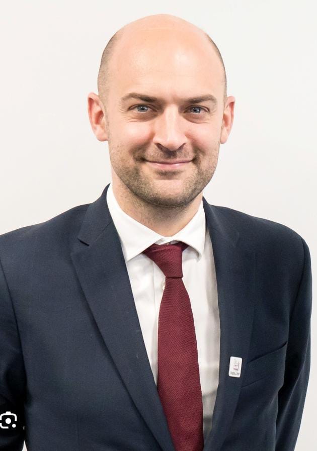 WhatsApp Image 2025-10-18 at 00.47.47