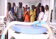 UCAD : Dr Rose Wardini, Présidente de Medisol International, offre un bloc opératoire aux étudiants