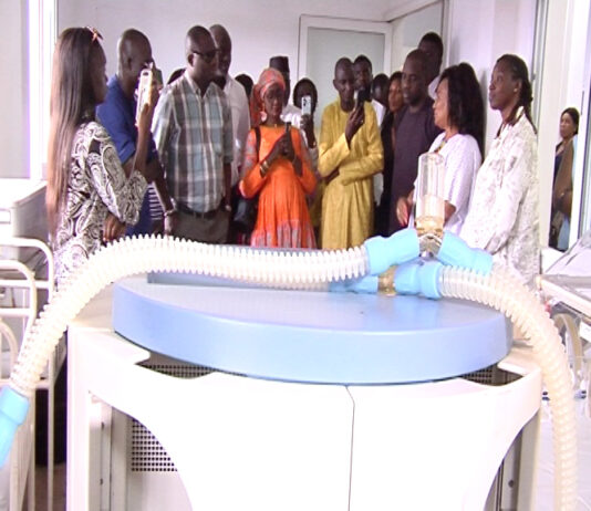 UCAD : Dr Rose Wardini, Présidente de Medisol International, offre un bloc opératoire aux étudiants