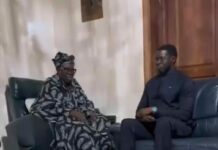 Ziguinchor : Le Président Diomaye chez la maman de Ousmane Sonko